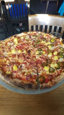 This was honestly the fastest I've ever gotten my pizza.  Ordered.   Sat down.  Drank maybe 1/4 if my beer and BAM!  Piz