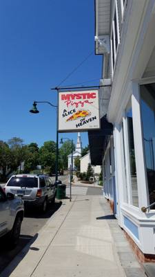 Lunch with Julie at Mystic Pizza before we head to the sea port.