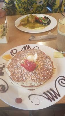 So pretty I almost don't want to eat it...