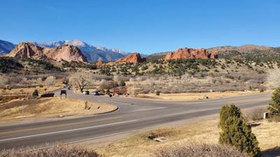 Really beautiful here.  A little hike to earn our lunch calories.
