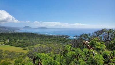 A hike up Diamond Head to get the day started.