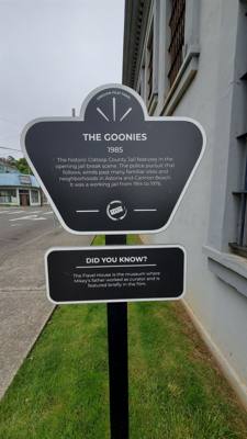 First so on our first day was the Oregon Film Museum.  Had no idea so many movies were filmed here in this area... Inclu