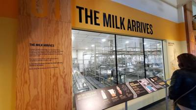 Hard to pass up a shot at ice cream.  This is the Tillamook Creamery.  It's was pretty good but Julie and I agreed the B