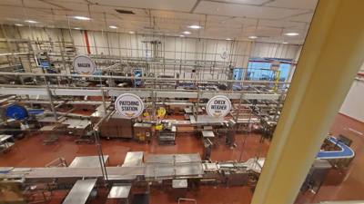 Hard to pass up a shot at ice cream.  This is the Tillamook Creamery.  It's was pretty good but Julie and I agreed the B