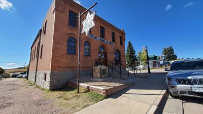 This jail was pretty neat.  They had men, women and kids in jail.  In a gold mining town with more saloons, casinos and 