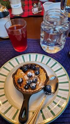 Another outstanding breakfast from Bob and Debbie at Miller-Dunham House Bed and Breakfast. Since I'm not really into t