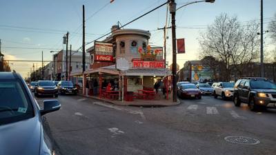 ITS TIME!  Let's do this!  Phily Cheesesteak battle royale...

My opinion:  Between these two I enjoyed the Geno's best.