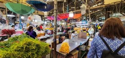 The flower market was our first stop today.  HUGE piles of flowers and very cheap.  Saw a dozen roses for like 50 baht. 