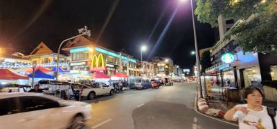 Stopped by the Chiang Mai Night Market after dinner.  Interesting but quite a bit of the mass produced touristy stuff.  