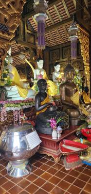 First Temple of the day was Wat Inthakhin Sadue Muang. Small but great to photograph.