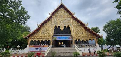 Wat Suan Dok...our second Temple of the day.  Very ornate.  Great to photograph this one.  Beautiful!