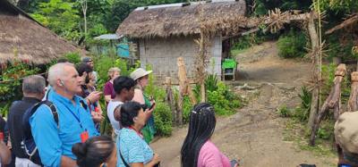 Got to experience the Padong people of Thailand this afternoon.  Also known as the Long Neck Karan people.  Our tour gui