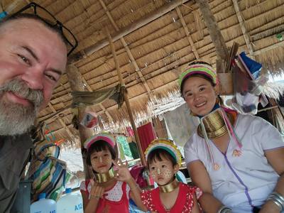 Got to experience the Padong people of Thailand this afternoon. Also known as the Long Neck Karan people. Our tour gui