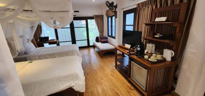 Another breathtaking venue for us to stay at. All of these places are very Feng Shui. Time to settle down for a dinner