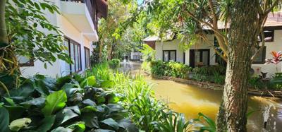 Another breathtaking venue for us to stay at. All of these places are very Feng Shui. Time to settle down for a dinner