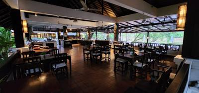 Another breathtaking venue for us to stay at. All of these places are very Feng Shui. Time to settle down for a dinner