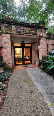 Another breathtaking venue for us to stay at. All of these places are very Feng Shui. Time to settle down for a dinner