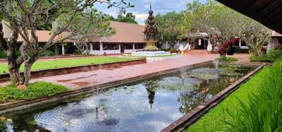 Another breathtaking venue for us to stay at. All of these places are very Feng Shui. Time to settle down for a dinner