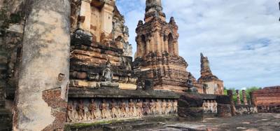 Spent the morning exploring the ruins of old Sukhothai. Several ancient temples. Udom brought us here in the morning b
