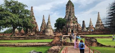 We've gone from the pretty modern temples to the ancient ones.  Losing wars means your temples get destroyed.  The heads