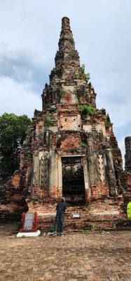 We've gone from the pretty modern temples to the ancient ones.  Losing wars means your temples get destroyed.  The heads