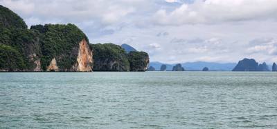 Today was all about visiting the islands around Phuket. Best day ever! Lots of stops at interesting places with some g