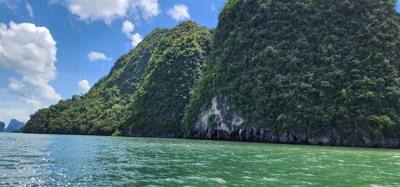 Today was all about visiting the islands around Phuket. Best day ever! Lots of stops at interesting places with some g