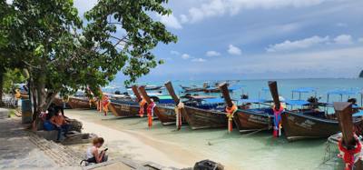 We stopped at Phi Phi Don for lunch.  Great chicken.  Interesting flavors. Then walked around for a bit and got grounded