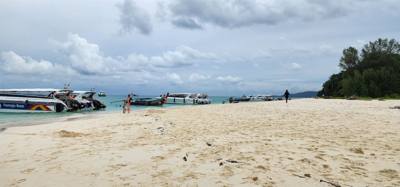 Last stop in the boat today was Bamboo Island.  Just relaxed and hung out with a drink.