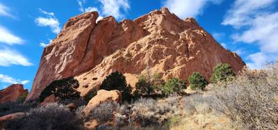 A quick stroll through Garden of the Gods to earn our Thanksgiving day meal?  Sounds like a plan!