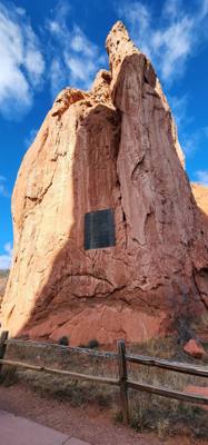 A quick stroll through Garden of the Gods to earn our Thanksgiving day meal?  Sounds like a plan!