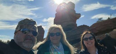 A quick stroll through Garden of the Gods to earn our Thanksgiving day meal?  Sounds like a plan!