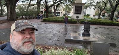 Walking tour this morning to get the juices flowing.  Savannah has so many park squares!  Chuck was very knowledgeable.
