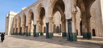 Today we visited the Hassan 2 Mosque with Sadie and her family.  VERY large and ornate.  Love the architecture.  3rd lar