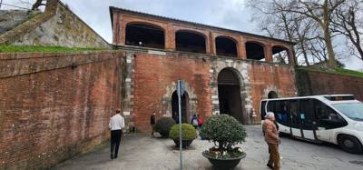 Part 1 of our tour of Lucca, Italy.  A little remeniscent of the walls around the medinas in Morocco.  So many churches.