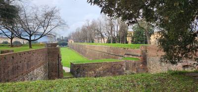 Part 1 of our tour of Lucca, Italy.  A little remeniscent of the walls around the medinas in Morocco.  So many churches.