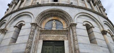 Wow!  Pisa!  You get off the train and walk a path through shops, cafes, larger restaurants, town squares and then cross