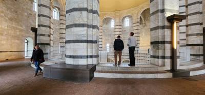 Wow!  Pisa!  You get off the train and walk a path through shops, cafes, larger restaurants, town squares and then cross