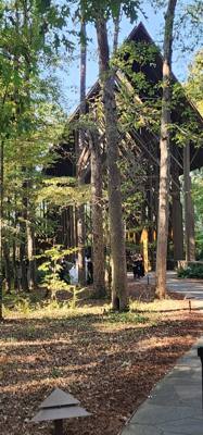 Not the best botanical garden I've been to but if you go eat queso fundido and al pastor tacos at Diablos Tacos it's a g