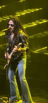 Lenny Kravitz at Dolby Live in Vegas.  Julie got us amazing tickets.  Front row balcony.  The confetti cannon in front o