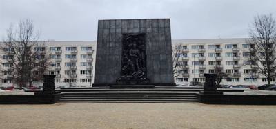 Tour of Warsaw, Poland this morning (Part 1). Got to see many famous monuments, statues, and tributes to the city. Wond