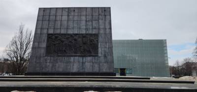 Tour of Warsaw, Poland this morning (Part 1). Got to see many famous monuments, statues, and tributes to the city. Wond