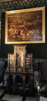 Part 1 of our tour of the kings palace. Wilanów Palace is a former royal palace located in the Wilanów district of Wars