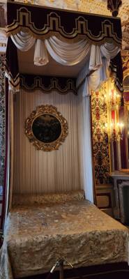 Part 1 of our tour of the kings palace. Wilanów Palace is a former royal palace located in the Wilanów district of Wars