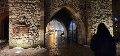 Had to take a stroll after dinner to the Old Town Market Square.  It didn't disappoint...beautiful.
