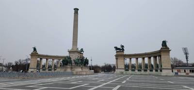 First stop this morning was Hero's Square.