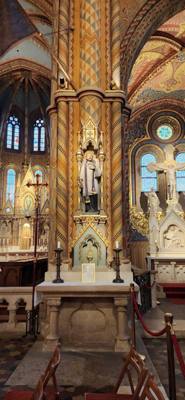 Visited Matthias Church and the surrounding area.  The real test was that we were treated to a short  organ concert.  Gr