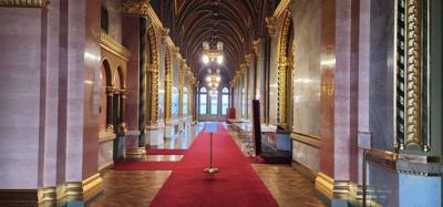 Last stop on today's tour was the Parlament Building.