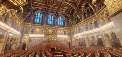 Last stop on today's tour was the Parlament Building.