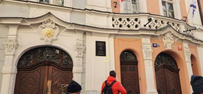 A walk across one of the bridges, through the old Jewish quarter ending at the Astronomical Clock Tower in the Prague to